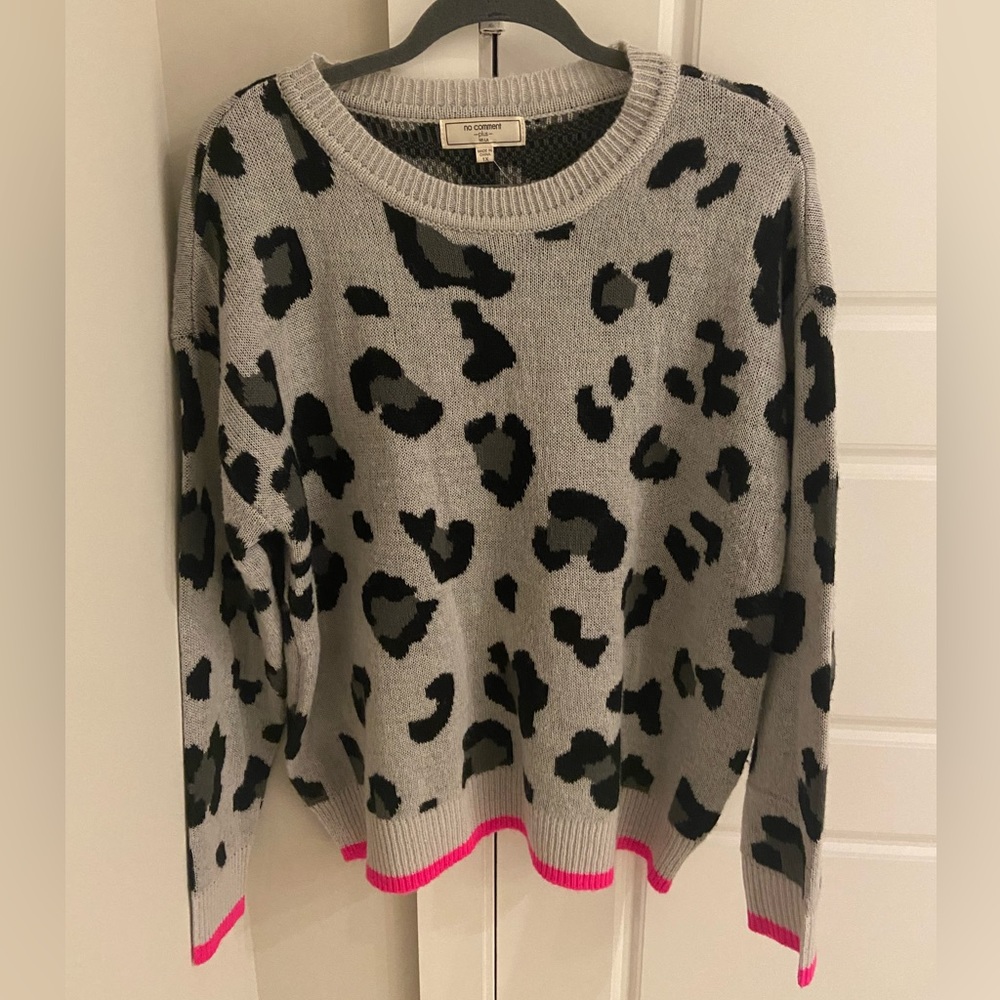 No Comment - Animal print sweater with Pink accents